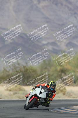 media/Oct-30-2025-Racers Edge (Thu) [[dabbdaf680]]/3-B Group/Session 5 (Turn 6)/